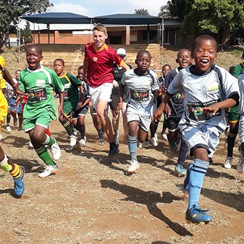 movetogive-soccer-720x350px